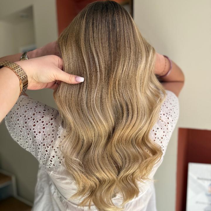 Balayage ultra blond 🤍