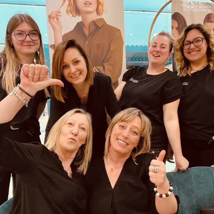 Une équipe bienveillante et joyeuse de professionnelles de la coiffure et de la coloration au service de votre beauté du côté du Lion d' Angers en Anjou.